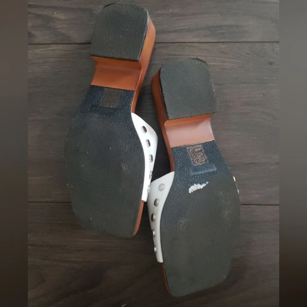 Oak + Fort Wooden Clogs Sandals - Picture 6 of 10